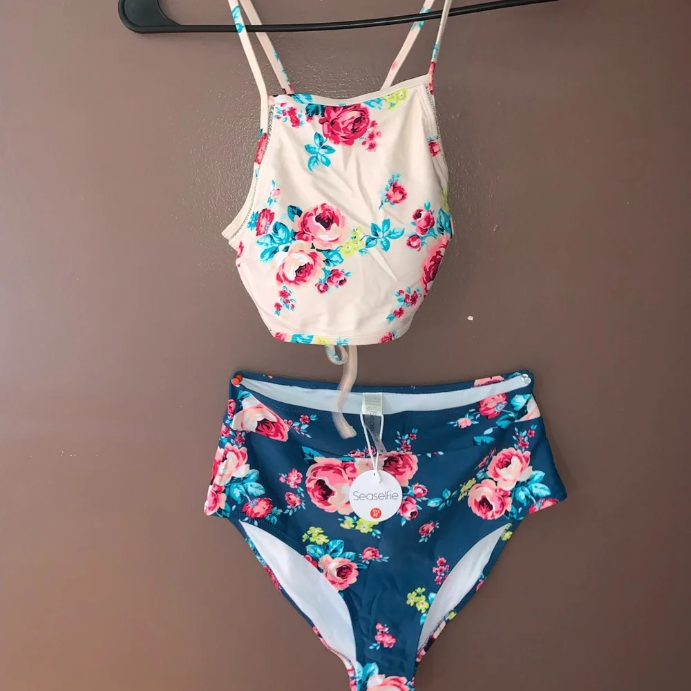 SEASELFIE Swim Suit - Picture 2 of 7
